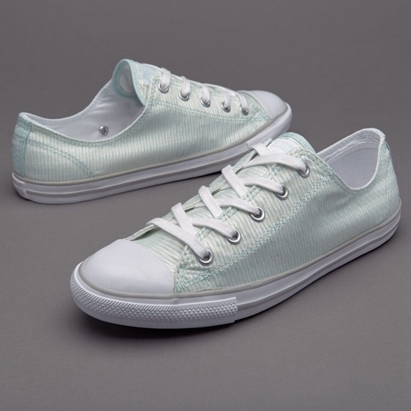 Converse Shoes - NWT Converse sneakers